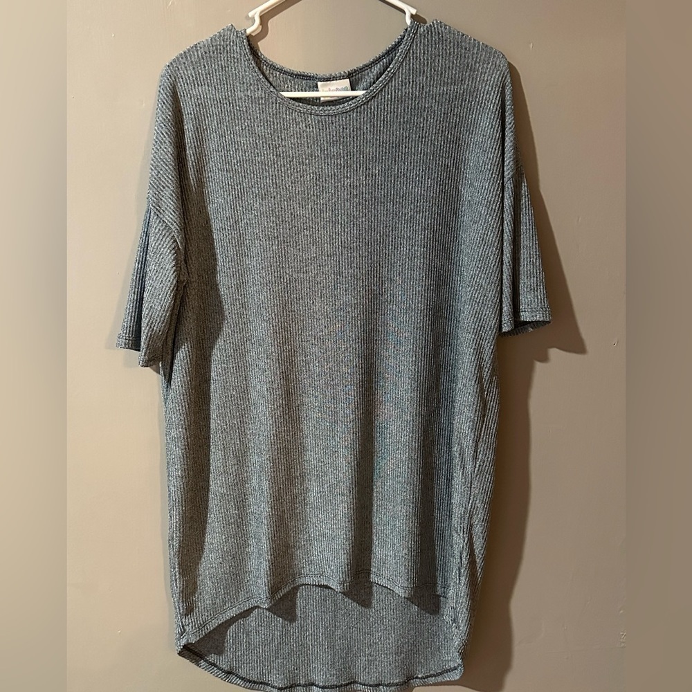 Lularoe xs silver gray long shirt (great with leggings!)
